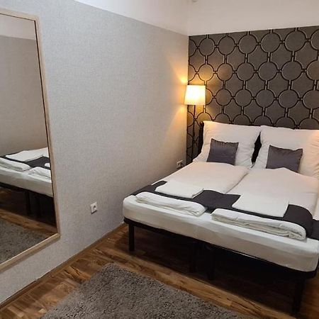 Elegant Apartment In The Hearth Of بودابست المظهر الخارجي الصورة