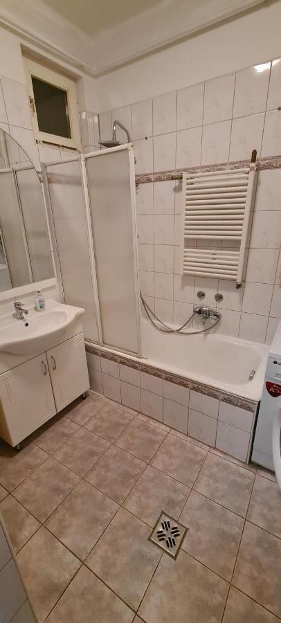 Elegant Apartment In The Hearth Of بودابست المظهر الخارجي الصورة